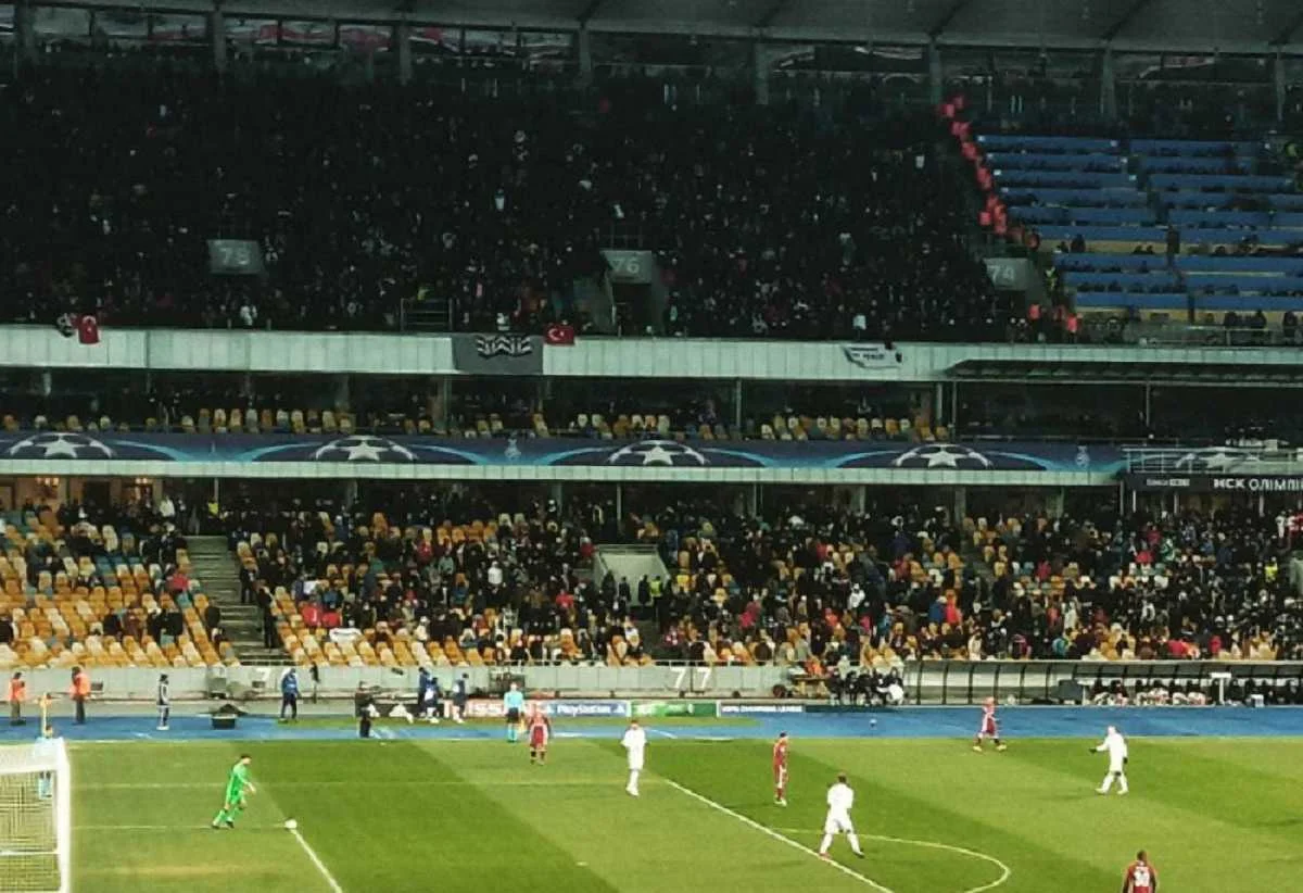 Сектори з турецькими фанатами на НСК "Олімпійський" / Instagram