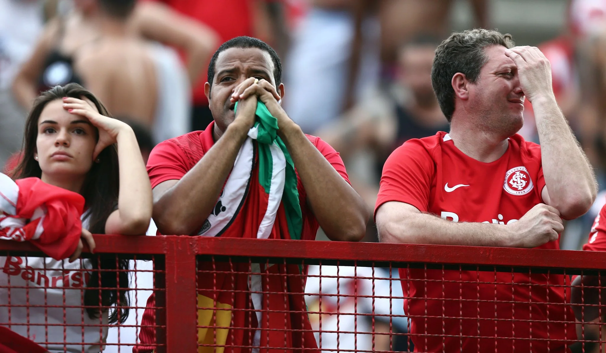 Фанаты в отчаянии / Twitter