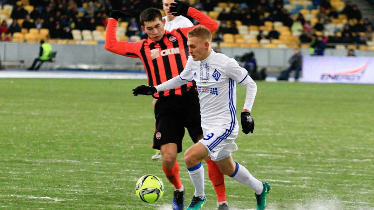 Віталій Буяльський проти Тараса Степаненко / фото ФК Шахтар