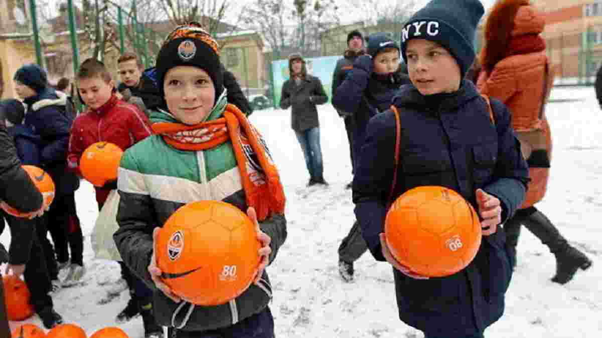 "Шахтар" привітав львівських дітей святковими подарунками