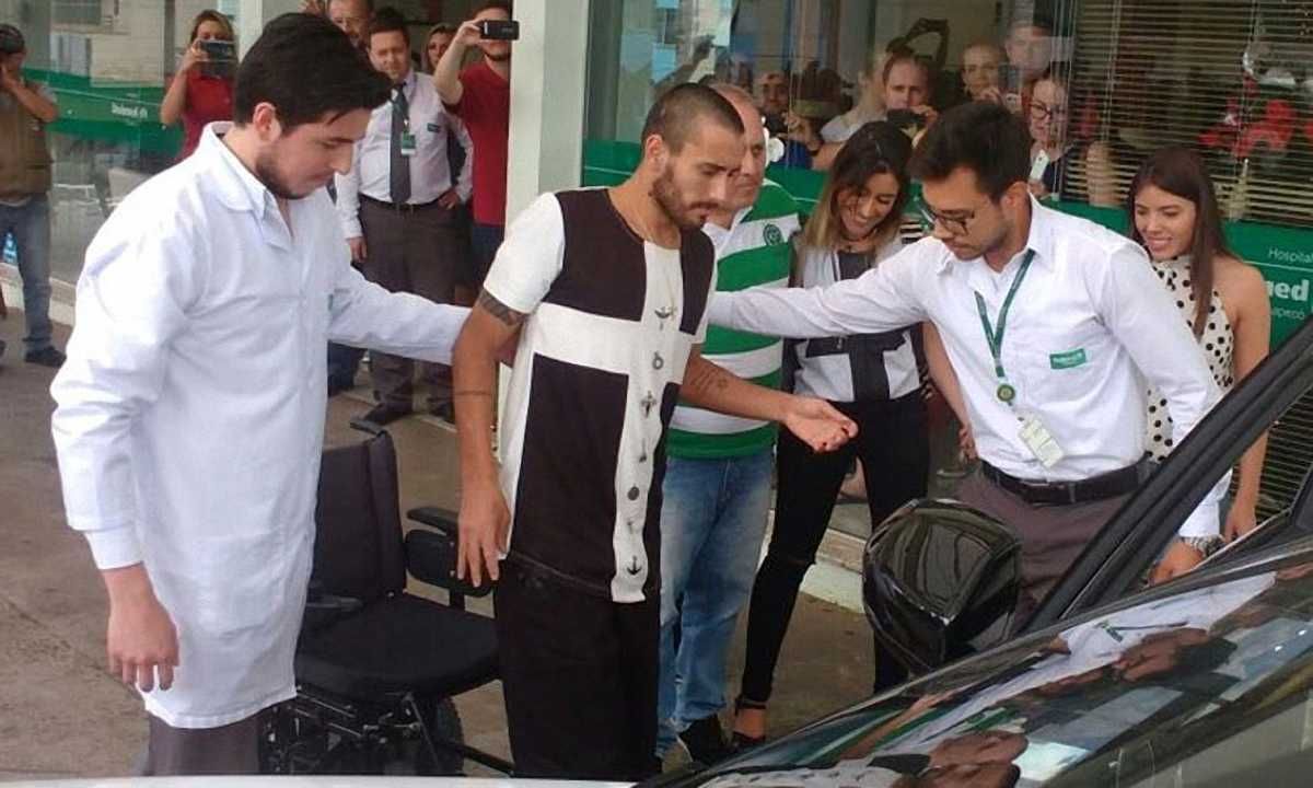 Рушел покинул больницу