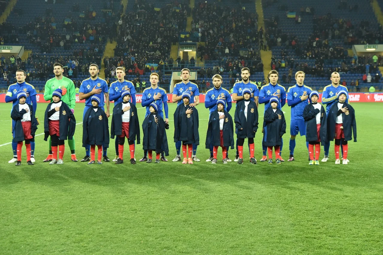 Україна перед матчем з Сербією / фото ФФУ