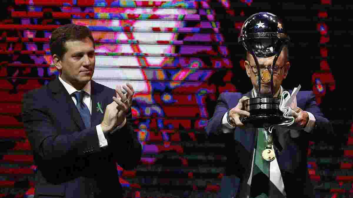 "Шапекоэнсе" официально вручили Кубок Судамерикана-2016 – появились эмоциональные фото и видео