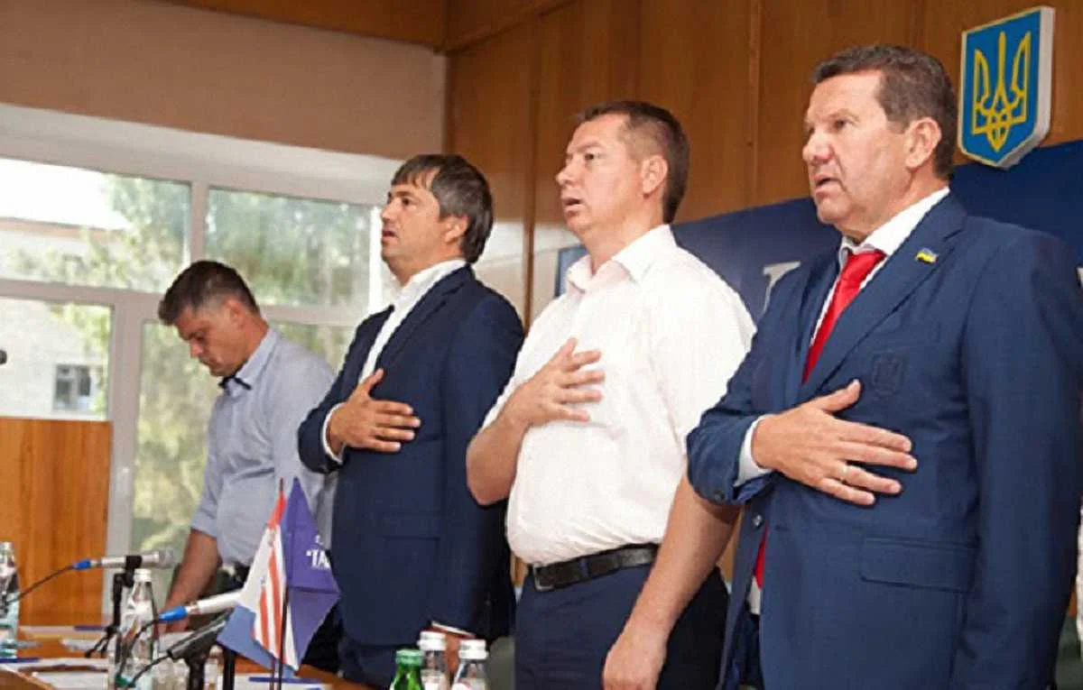 Фото до новини: Федерація футболу Криму презентувала новий логотип