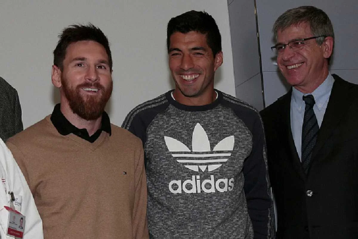 Месси и Суарес в больнице Барселоны / getty images