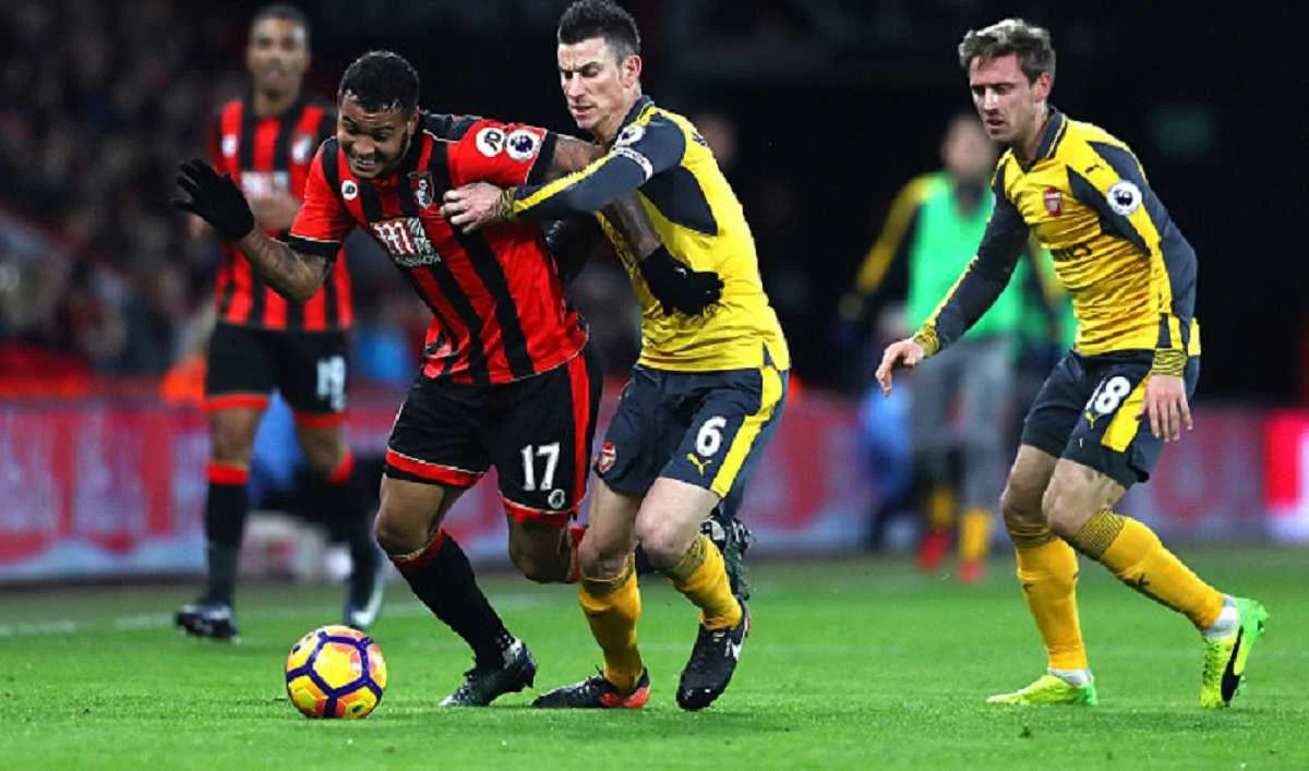 Борьба в матче / Getty Images