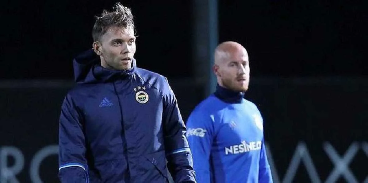 Александр Караваев на тренировке "Фенербахче"