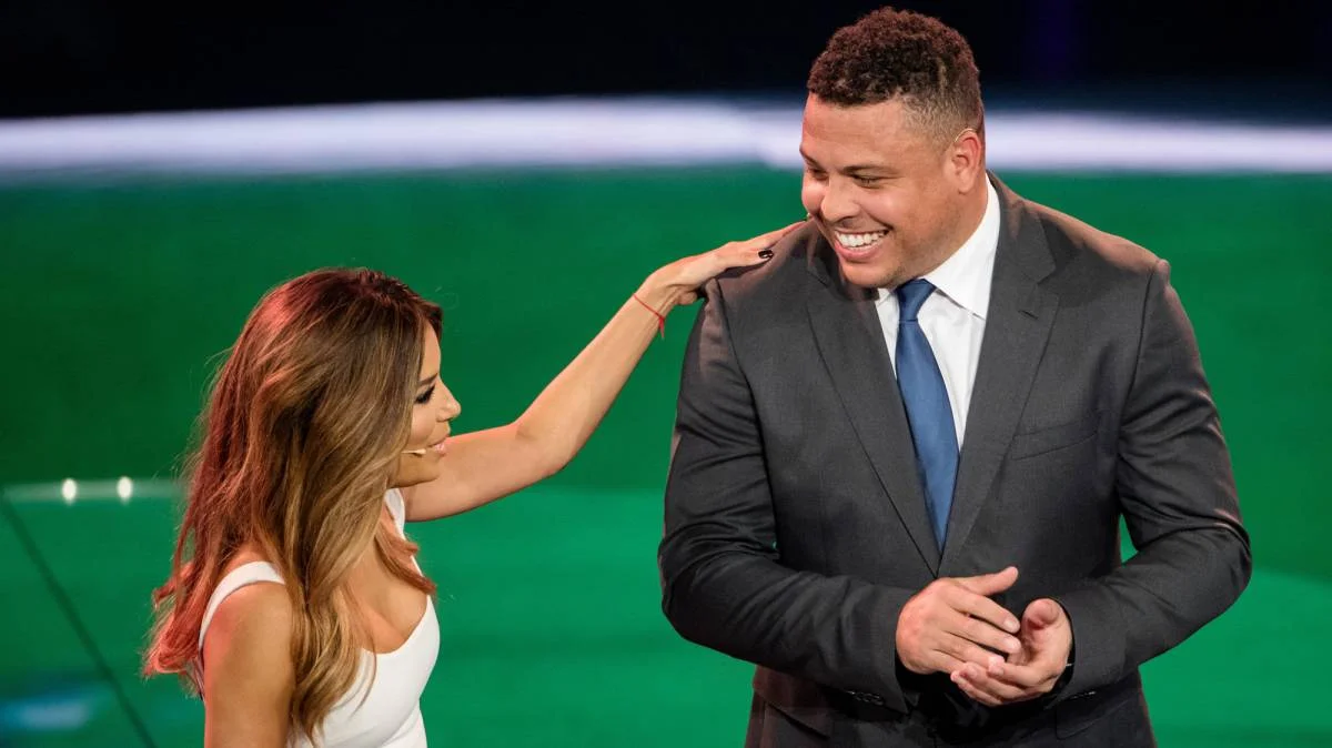 Роналдо та Єва Лонгорія під час гала-церемонії ФІФА / AS