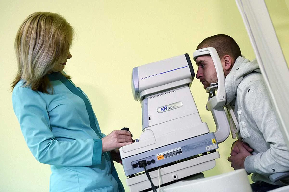 Ярослав Ракицкий на медосмотре / фото ФК "Шахтер"