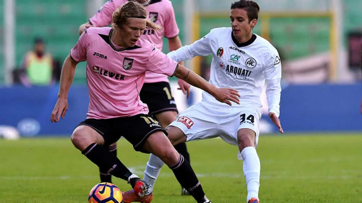 Оскар Хильемарк (слева) / Getty Images