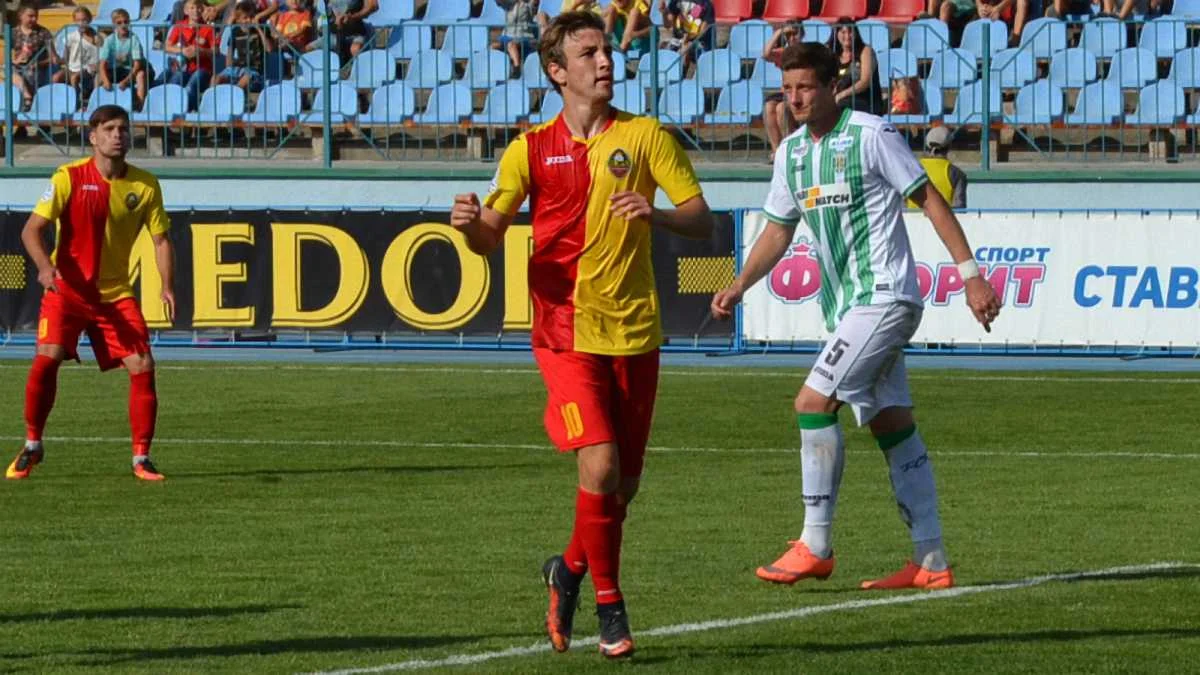 Артем Фаворов в матче против "Карпат"