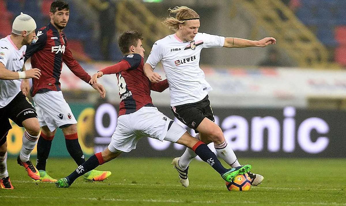 Оскар Хильемарк (справа) может перейти и в "Дженоа"