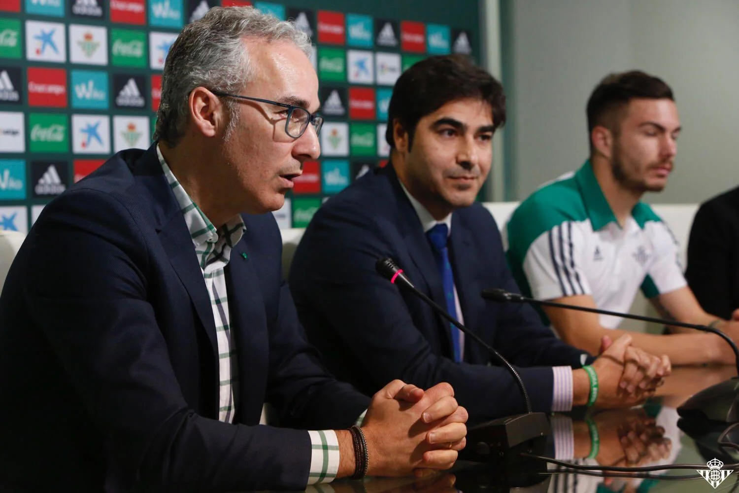 Торресілья (перший зліва) розповів про трансфери команди / ФК "Бетіс"