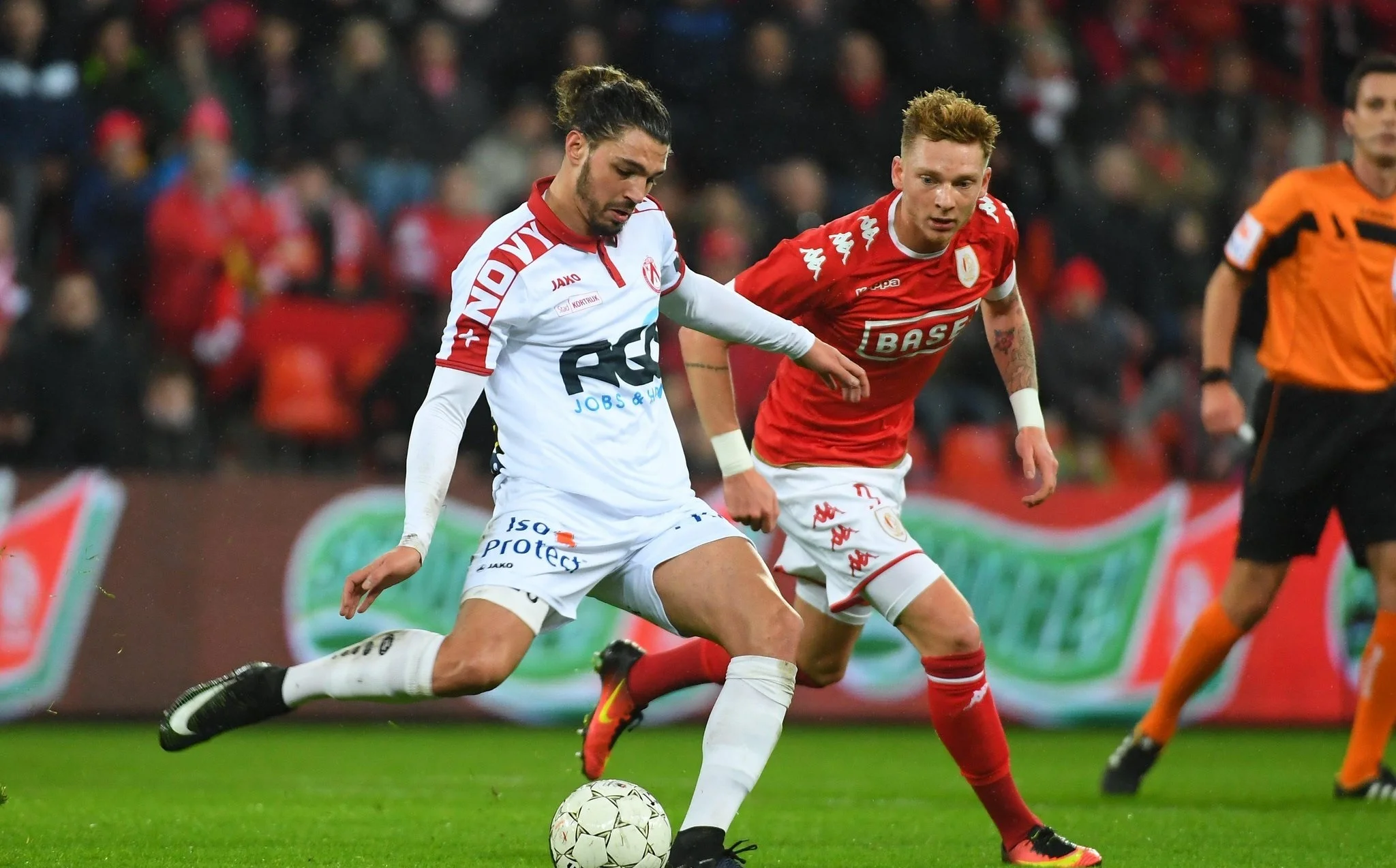 "Стардард" поступився "Кортрейку" / твіттер "Стандарда"