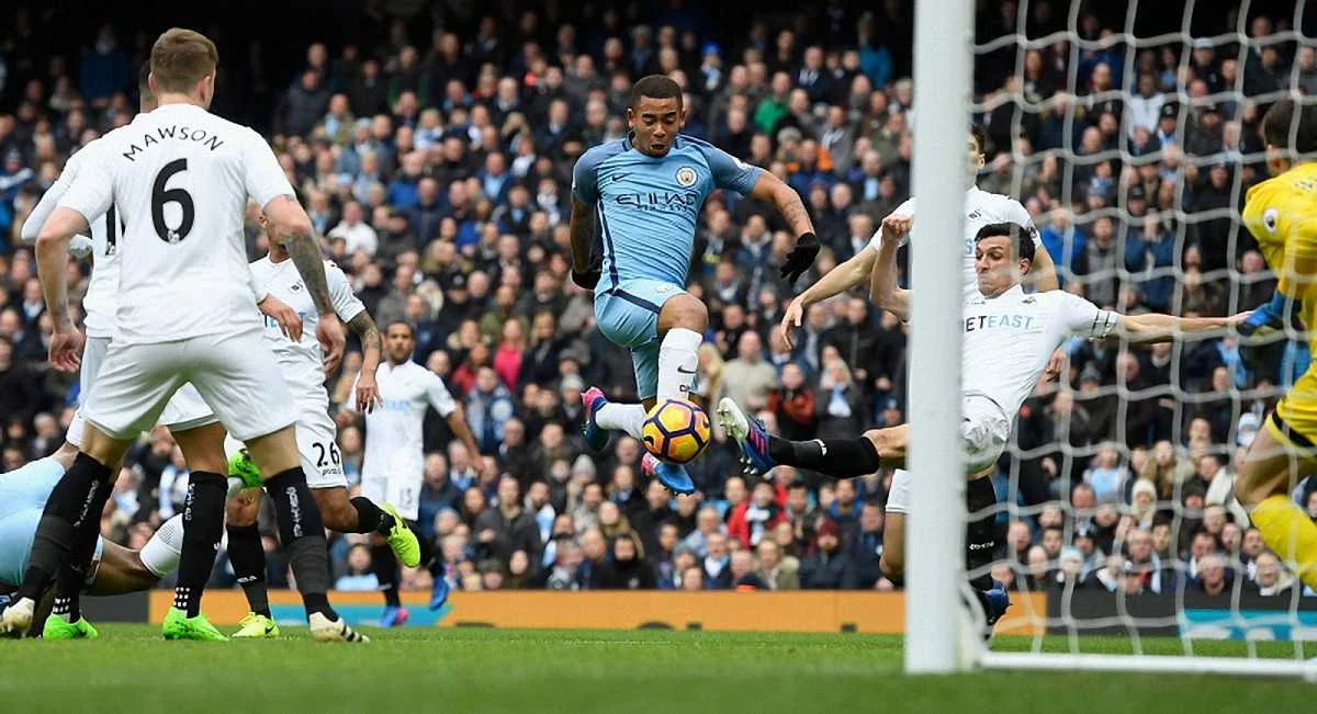 Жезус забиває перший гол / Getty Images