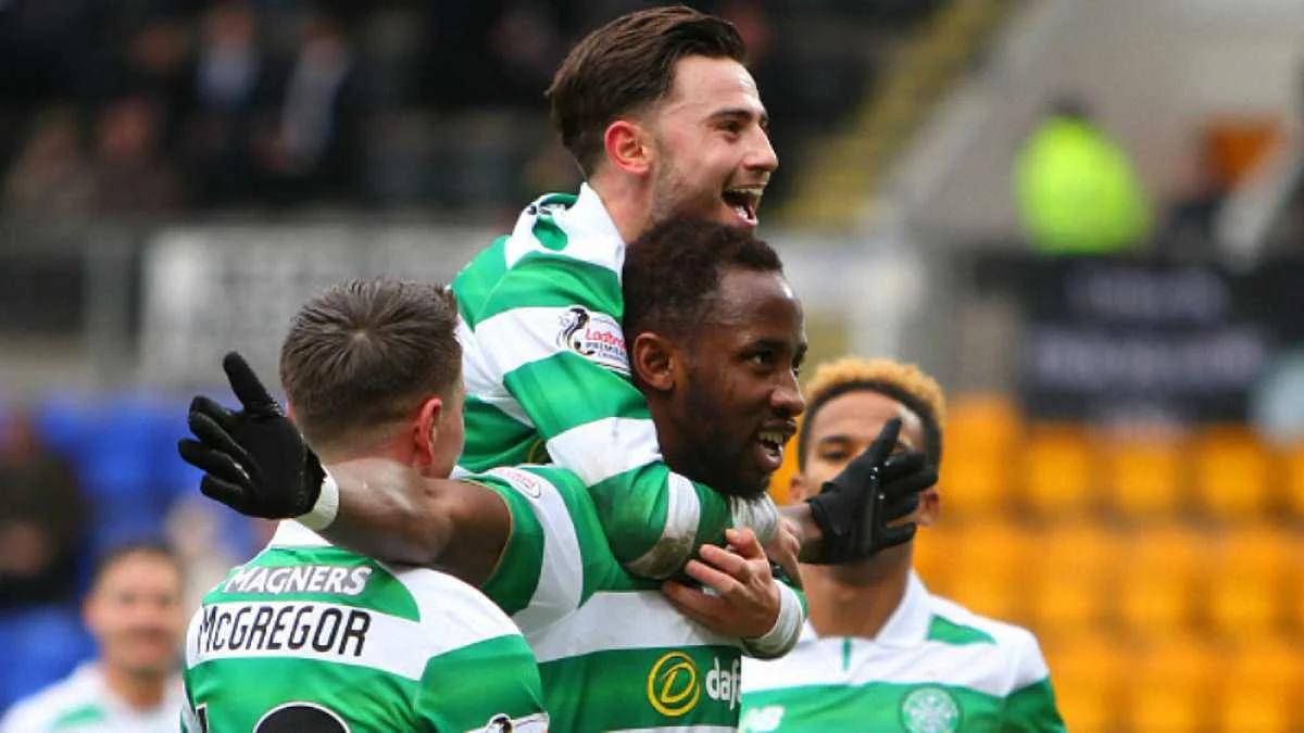 Дембеле празднует гол/ Getty Images