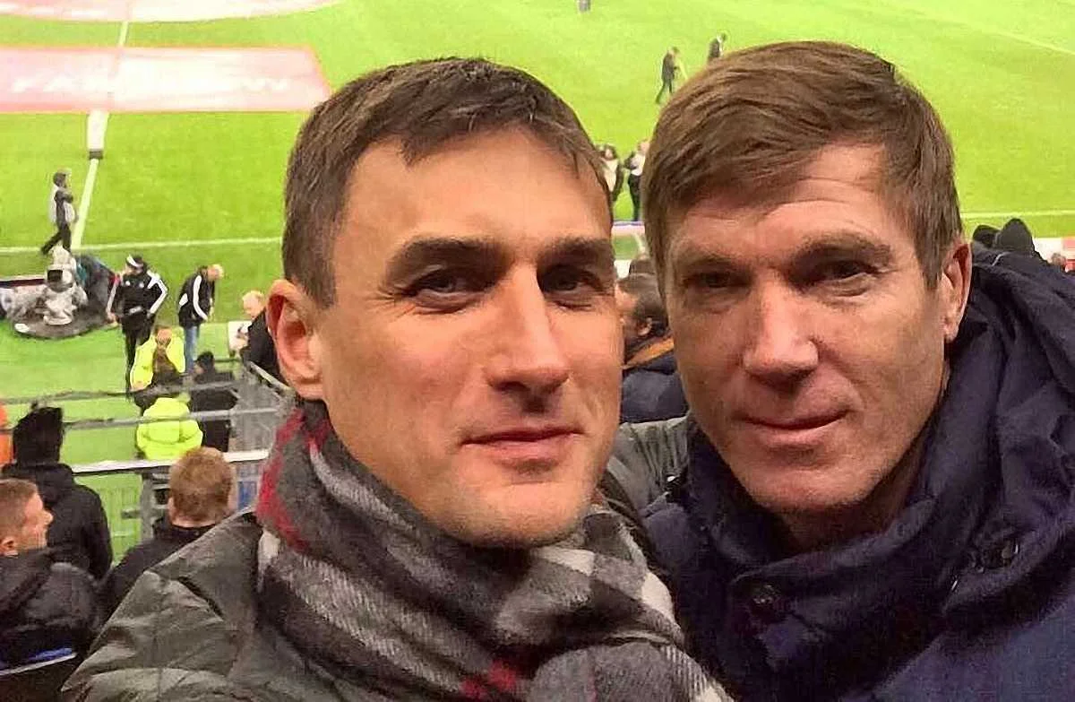 Юрий Максимов справа