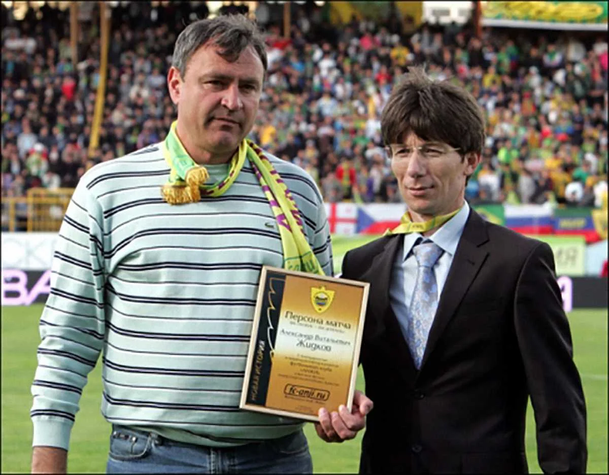 Олександр Жидков (ліворуч)