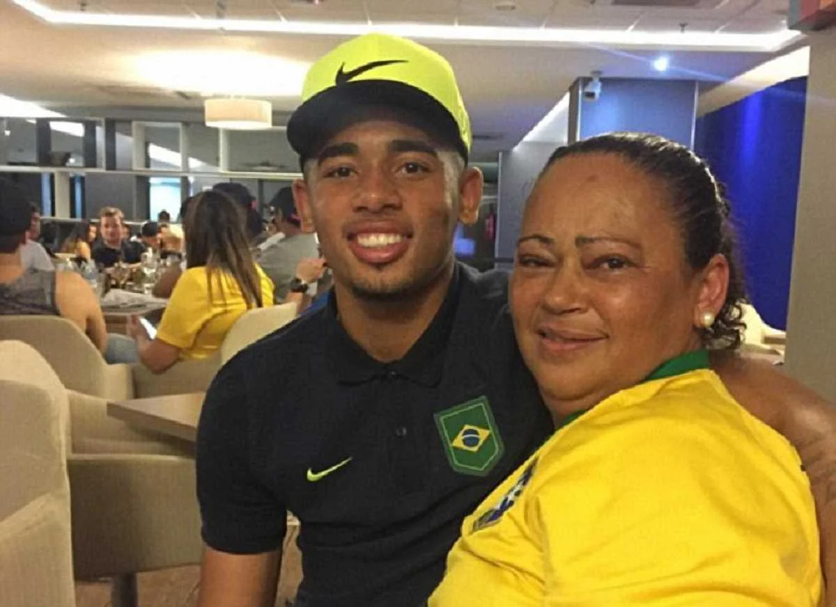 Жезус та його мати / соцмережі