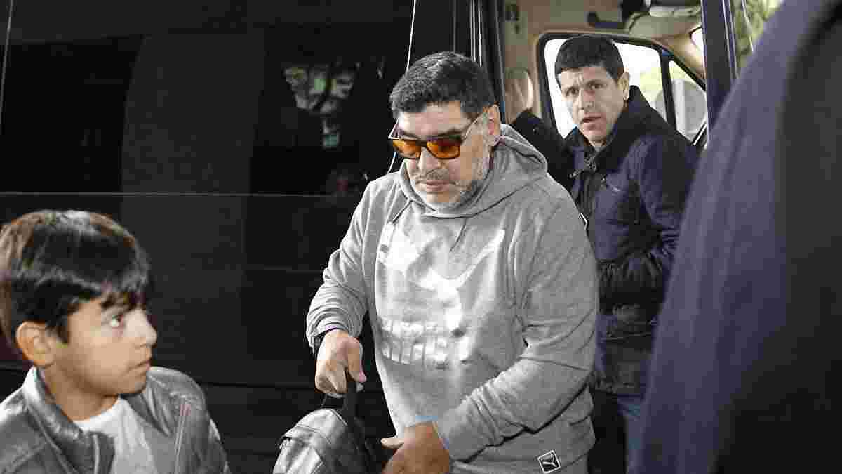 AS: Марадона був допитаний поліцією Мадрида через підозру в нападі на свою подругу