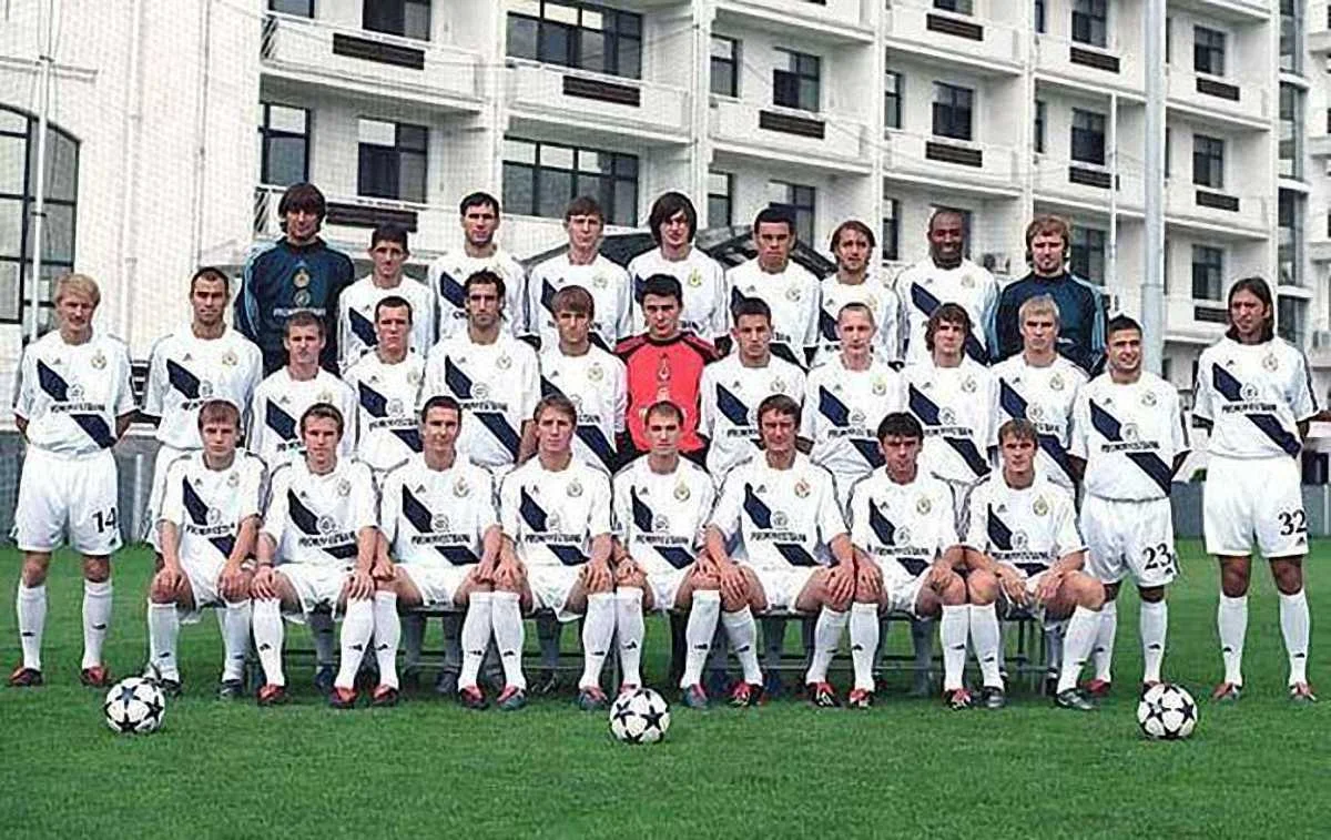 Періца Огнєновіч (поруч з Шовковським, верхній ряд зліва)