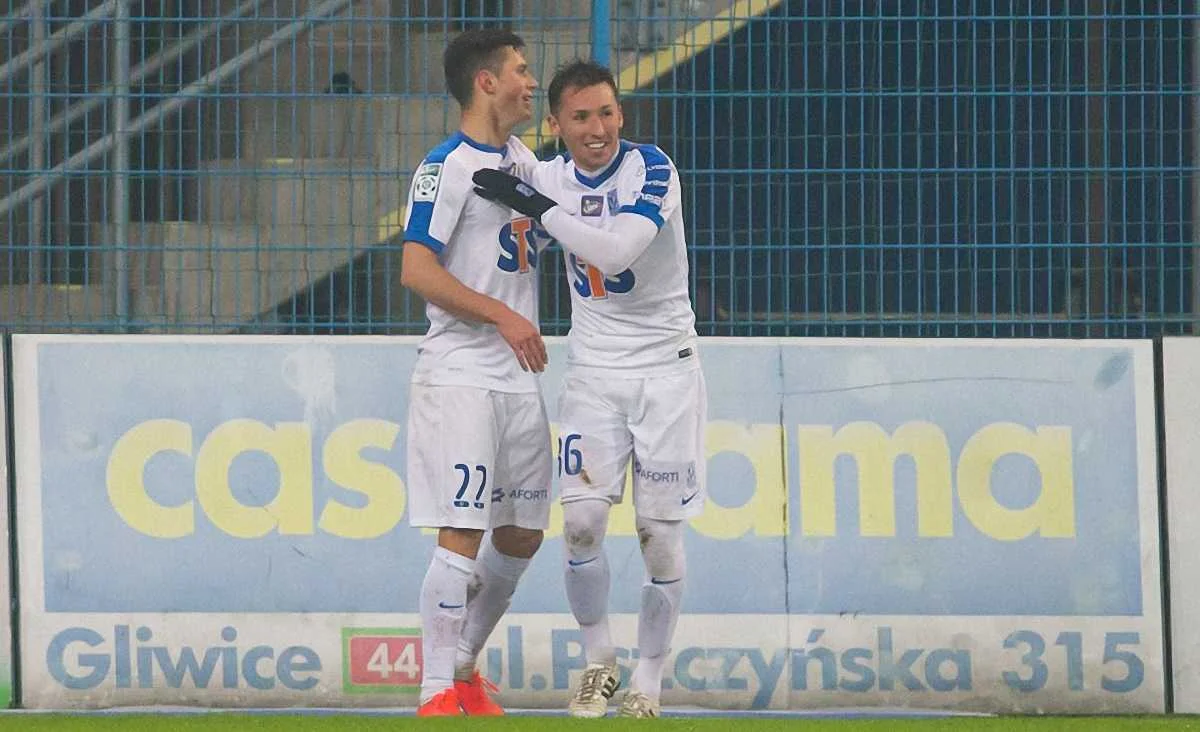 Костевич святкує з партнером гол / фото ФК "Лех"