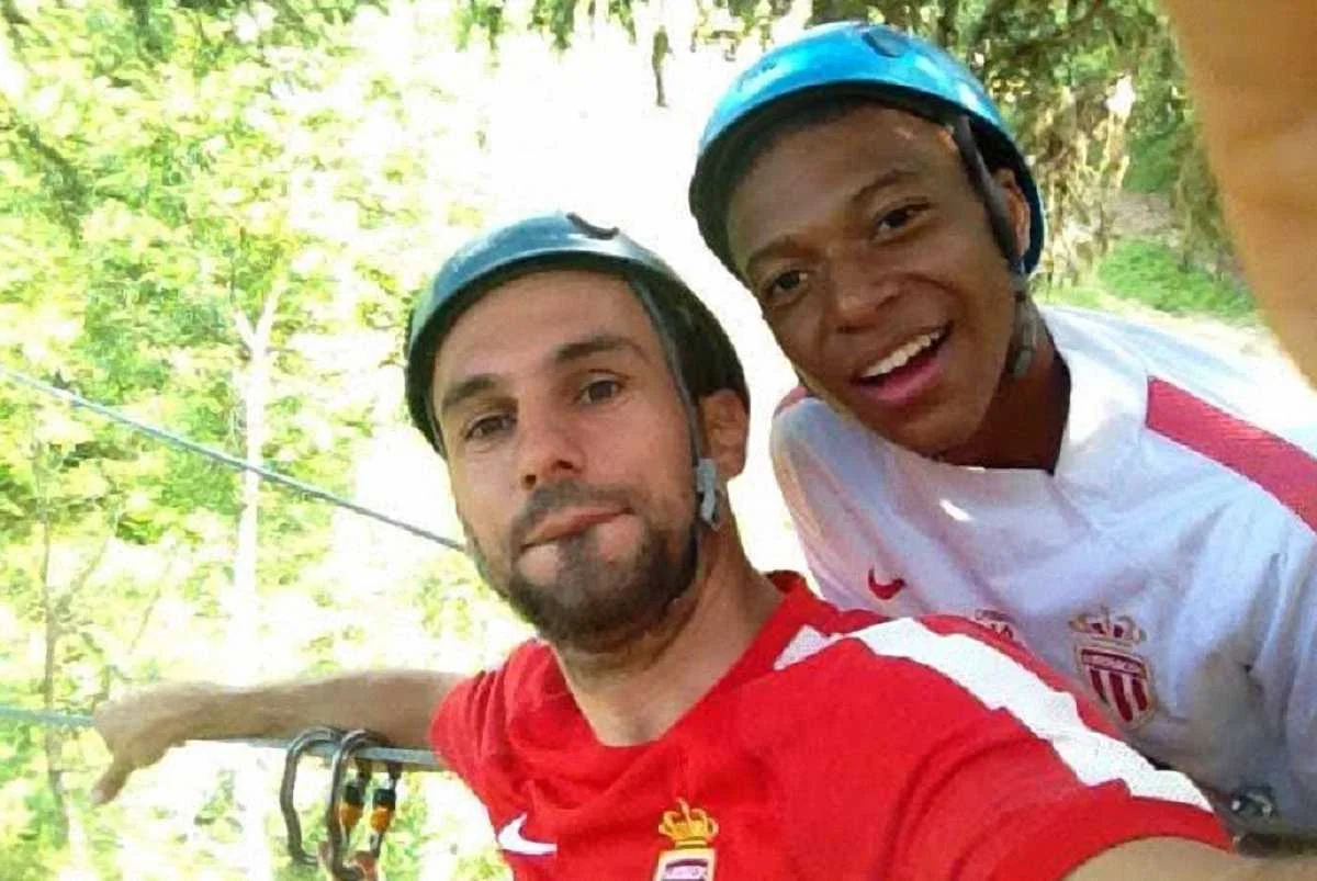 Йерко Микулич рядом с Килианом Мбаппе – одним из самых перспективных футболистов Франции