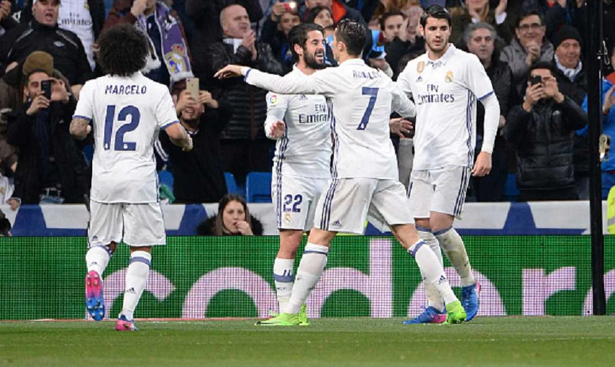 "Реал" святкує гол Іско / Getty Images