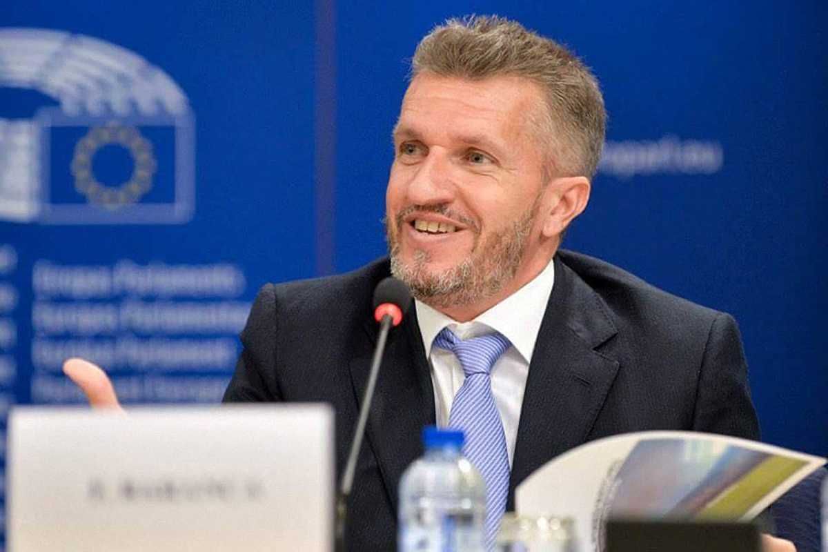 Фото до новини: Комітет етики та чесної гри ФФУ. Став відомий повний склад оновленого Комітету