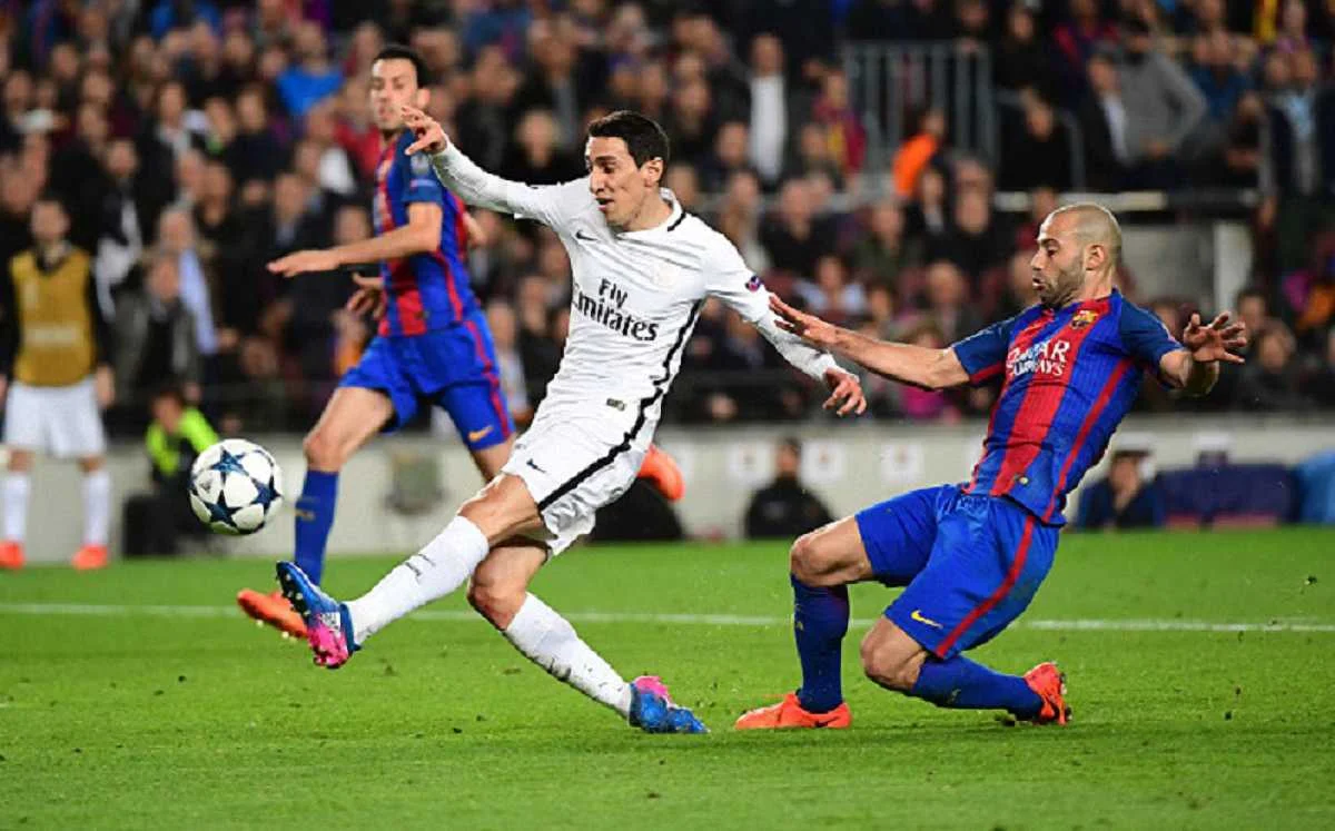 Маскерано збиває Ді Марію / Getty Images