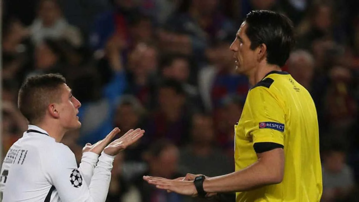 Айтекин успокаивает Верратти / AS