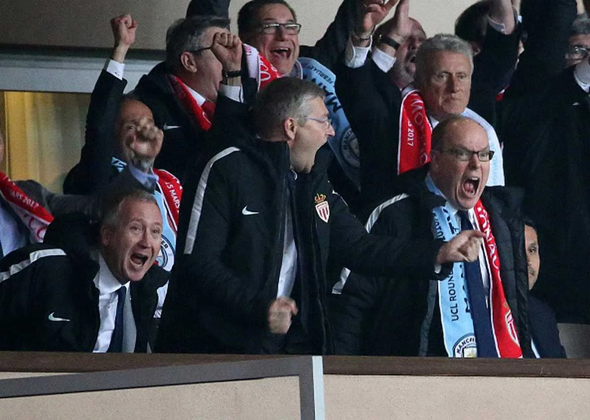 Князь Альберт і компанія святкують успіх "Монако"