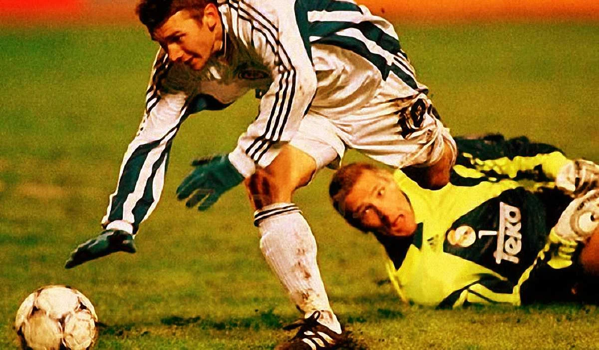 Андрей Шевченко зарабатывает пенальти