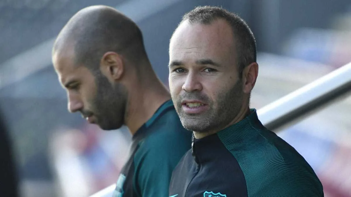 Иньесте и Маскерано подыскивают замену / Getty Images