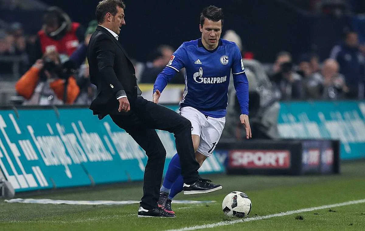 Евгений Коноплянка не поладил с наставником "Шальке"?