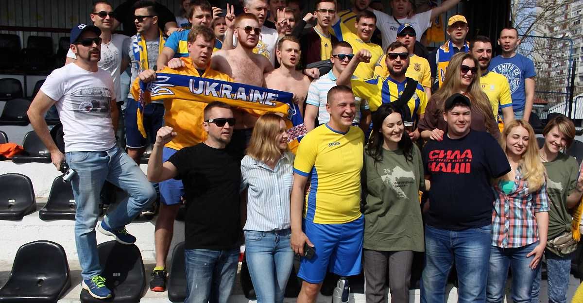 Фанаты сборной Украины в Загребе / Футбол 24