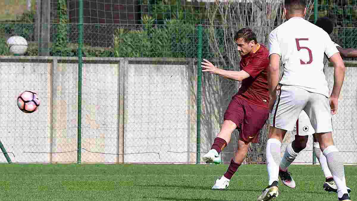 Тотти забил сумасшедший гол во время товарищеского матча "Ромы"