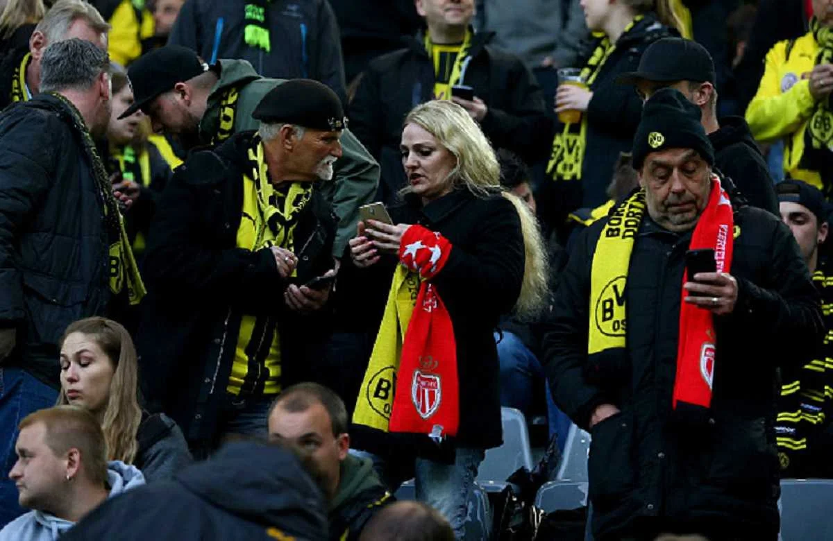 Фанаты на "Боруссия-Парк" / Getty Images