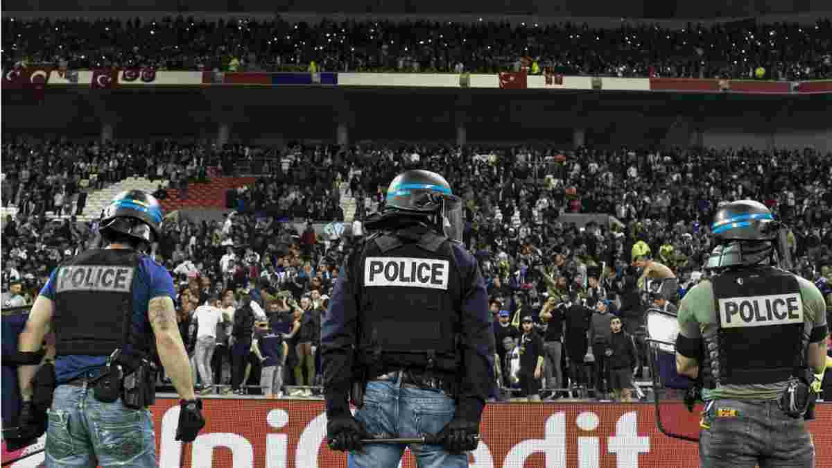 УЕФА открыл дело против "Лиона" и "Бешикташа" за бесчинства во время матча