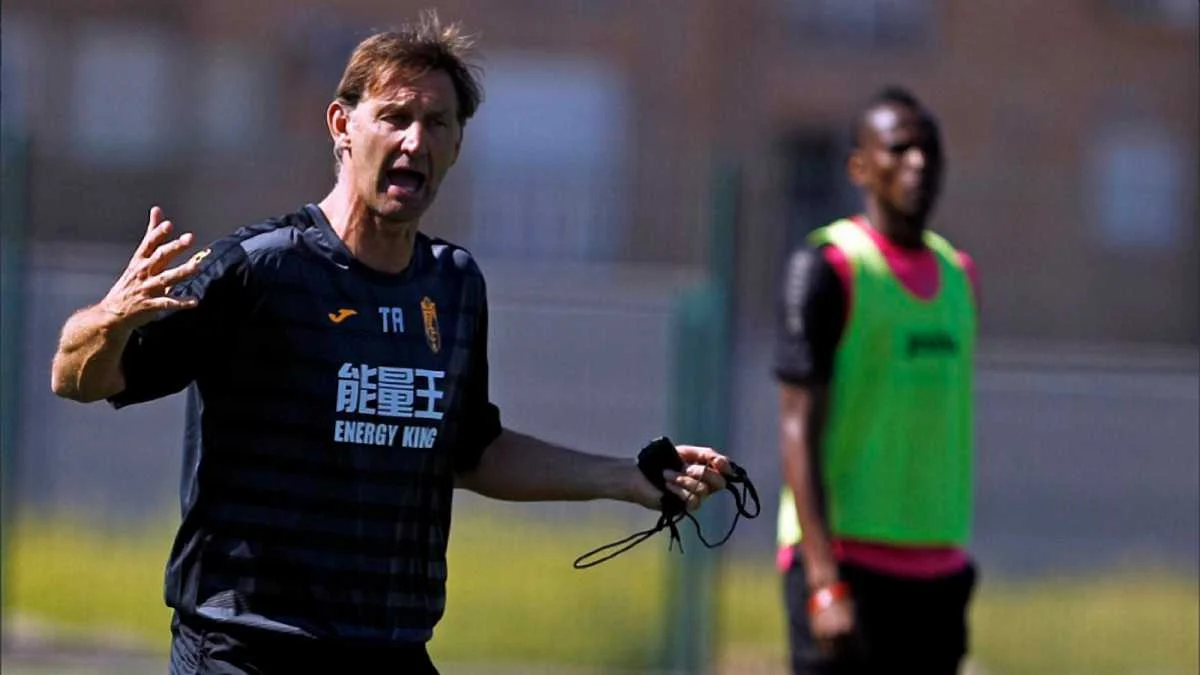 Тони Адамс в "Гранаде"