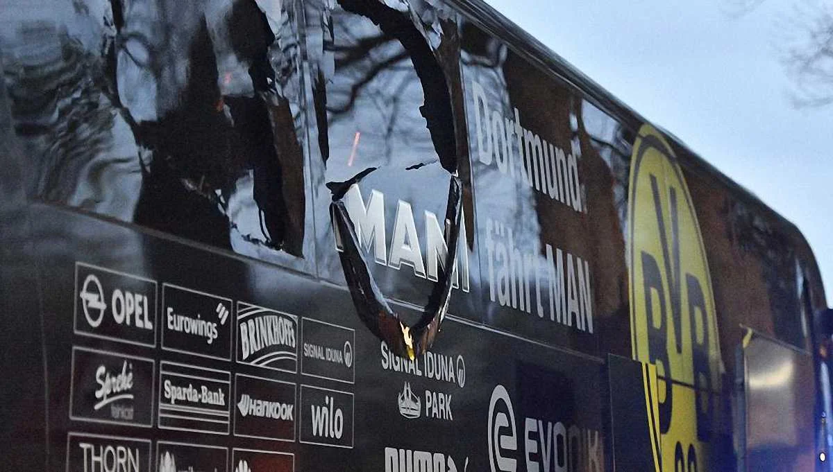 Автобус "Борусії" після вибуху