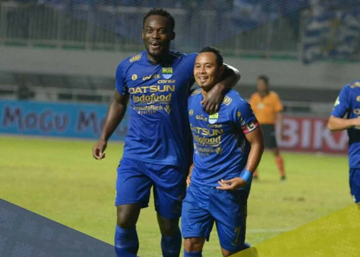 Майкл Есьєн