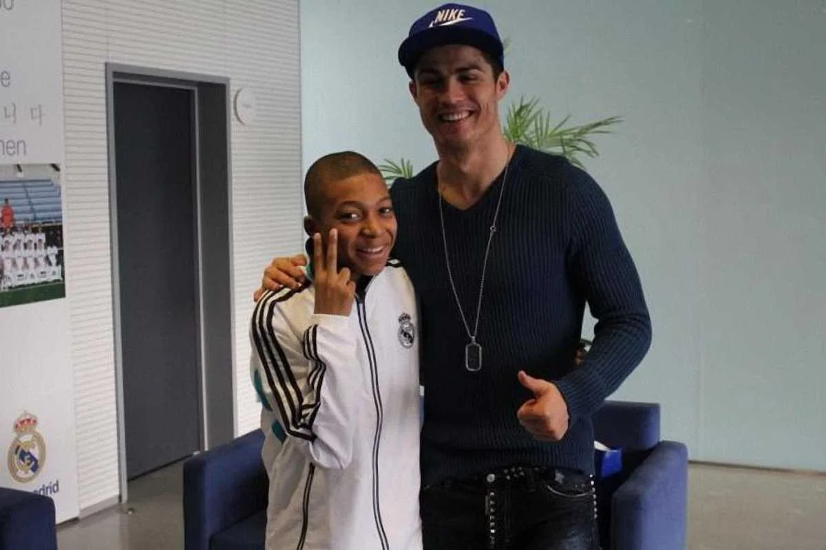 Келин Мбаппе с кумиром детства Криштиану Роналду