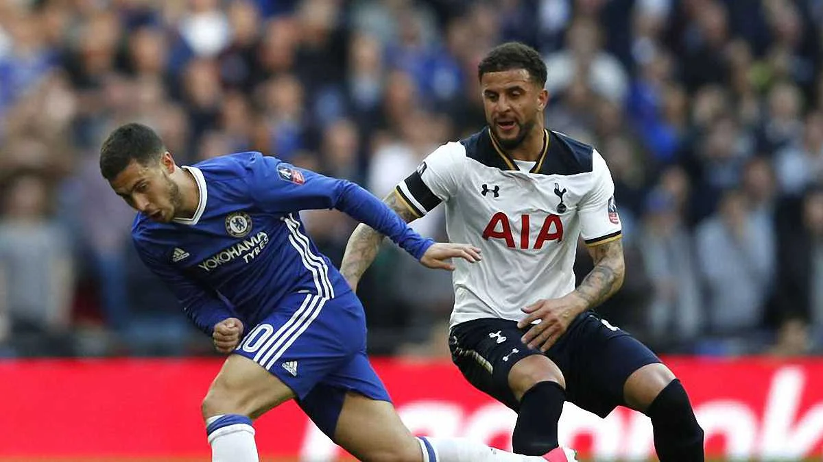 Кайл Вокер проти Азара