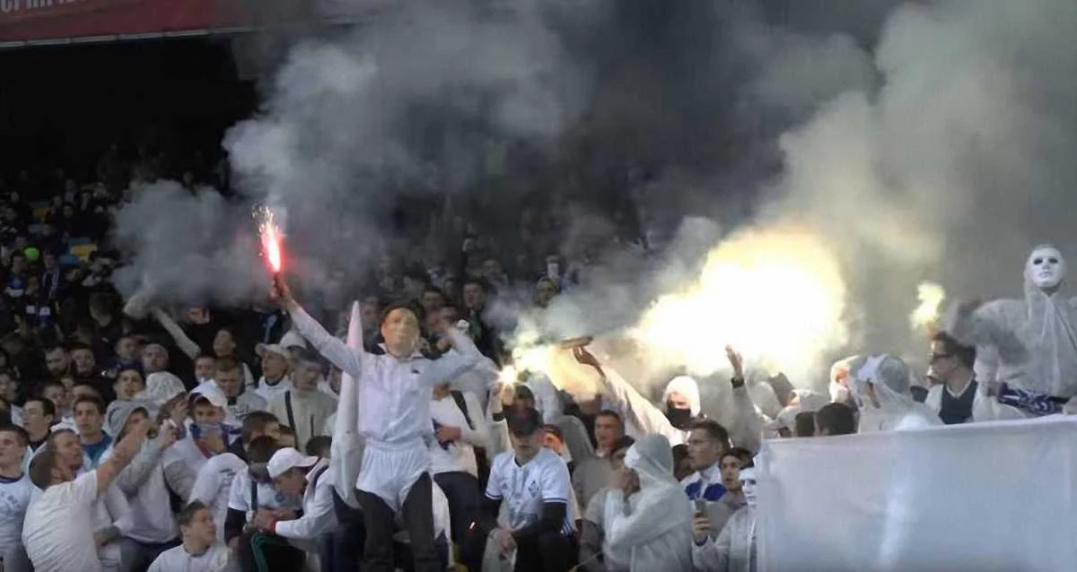 Перфоманс фанатов "Динамо" / Twitter