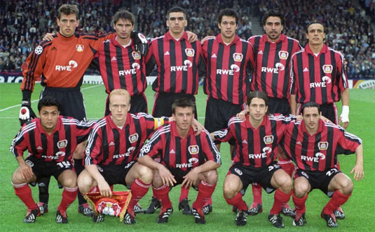 Стартова одинадцятка "Байєра" перед фіналом ЛЧ 2001/02 проти мадридського "Реала"