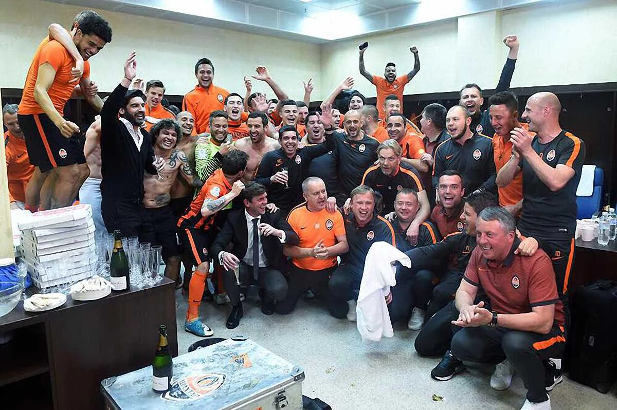 "Шахтер" празднует чемпионство