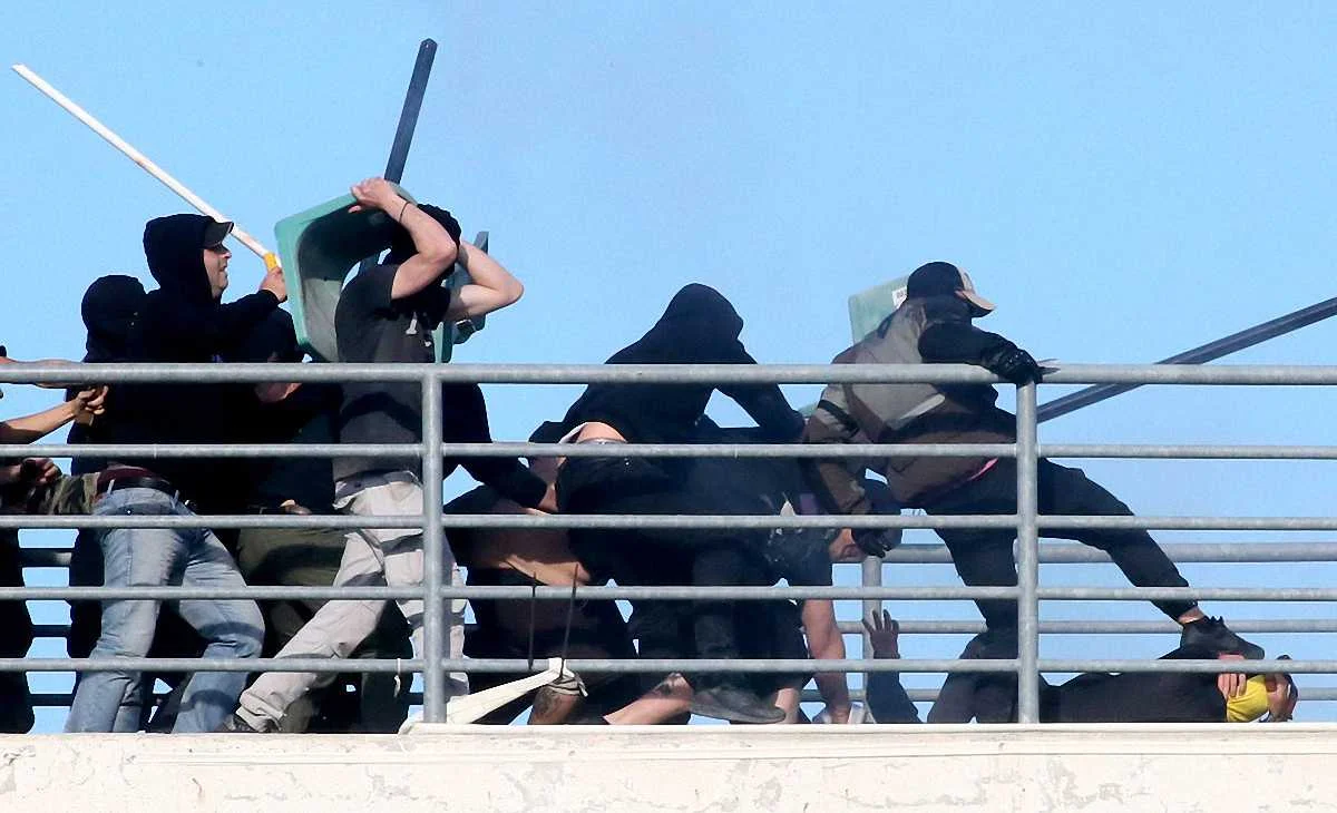 Фанати ледь не зірвали фінал Кубка Греції