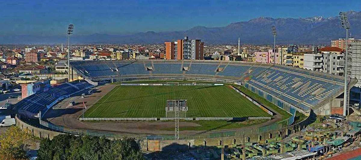 Стадіон "Лоро Боричів"