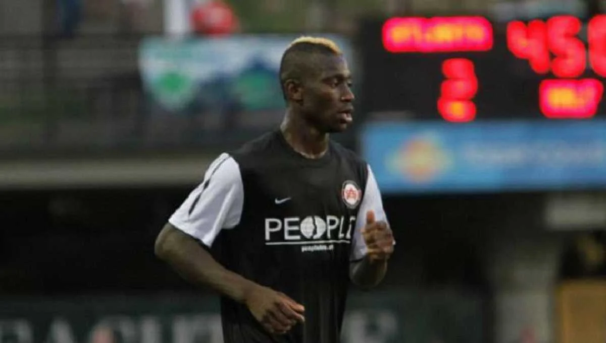 Алекс Харллі / соцмережі